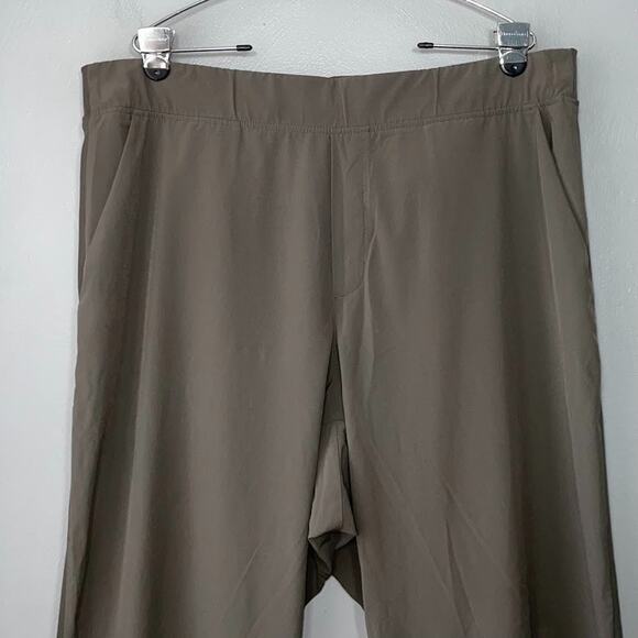 Athleta Size 18 Green Brooklyn Ankle Pants Lightweight Travel Casual Athleisure - Picture 2 of 15